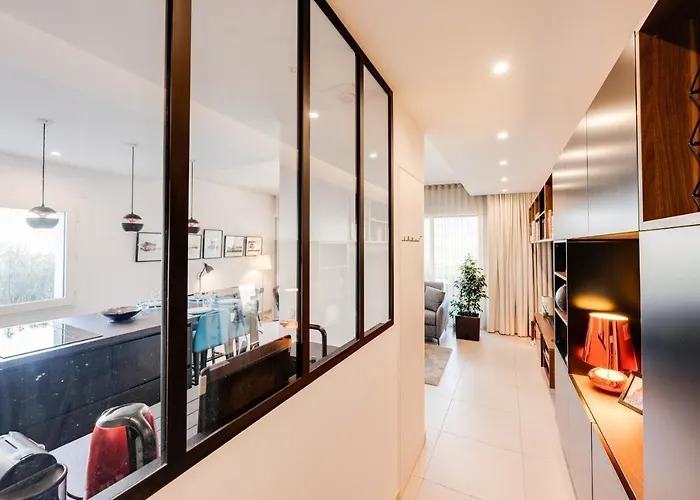L\'Envolee - Charming T2 With Terrace Air Conditioning
